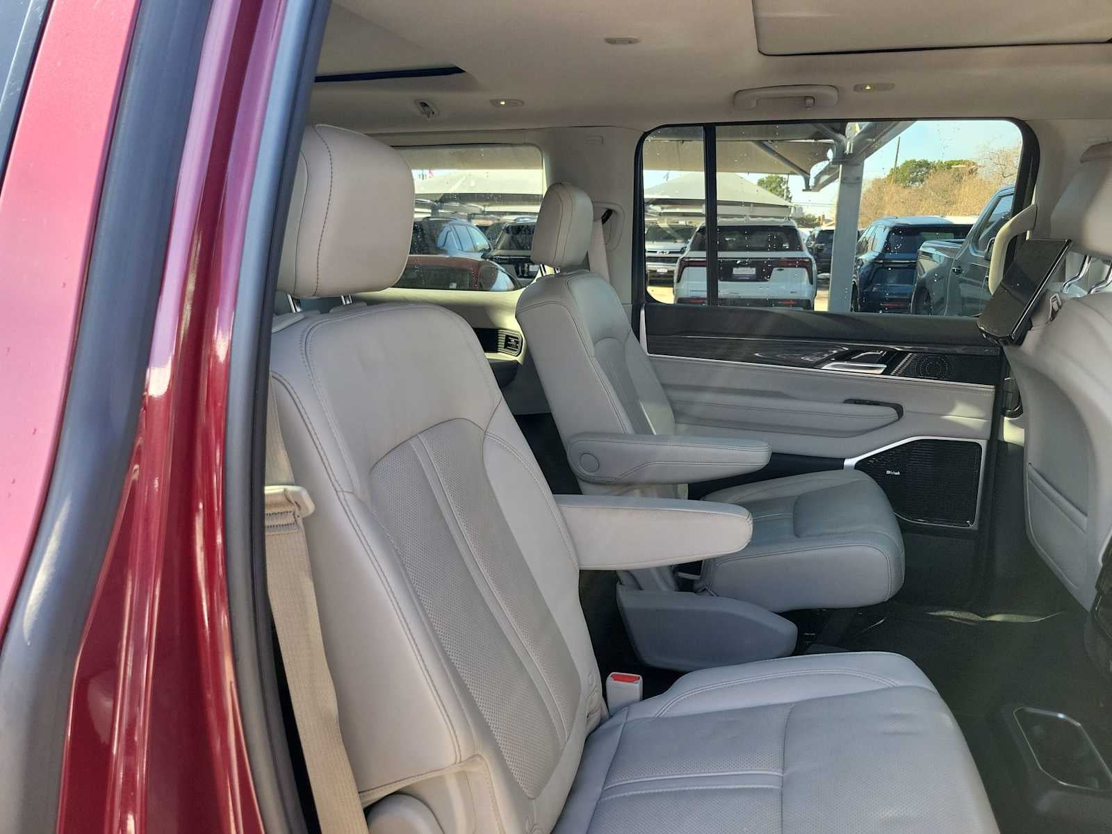 2022 Jeep Wagoneer Series III