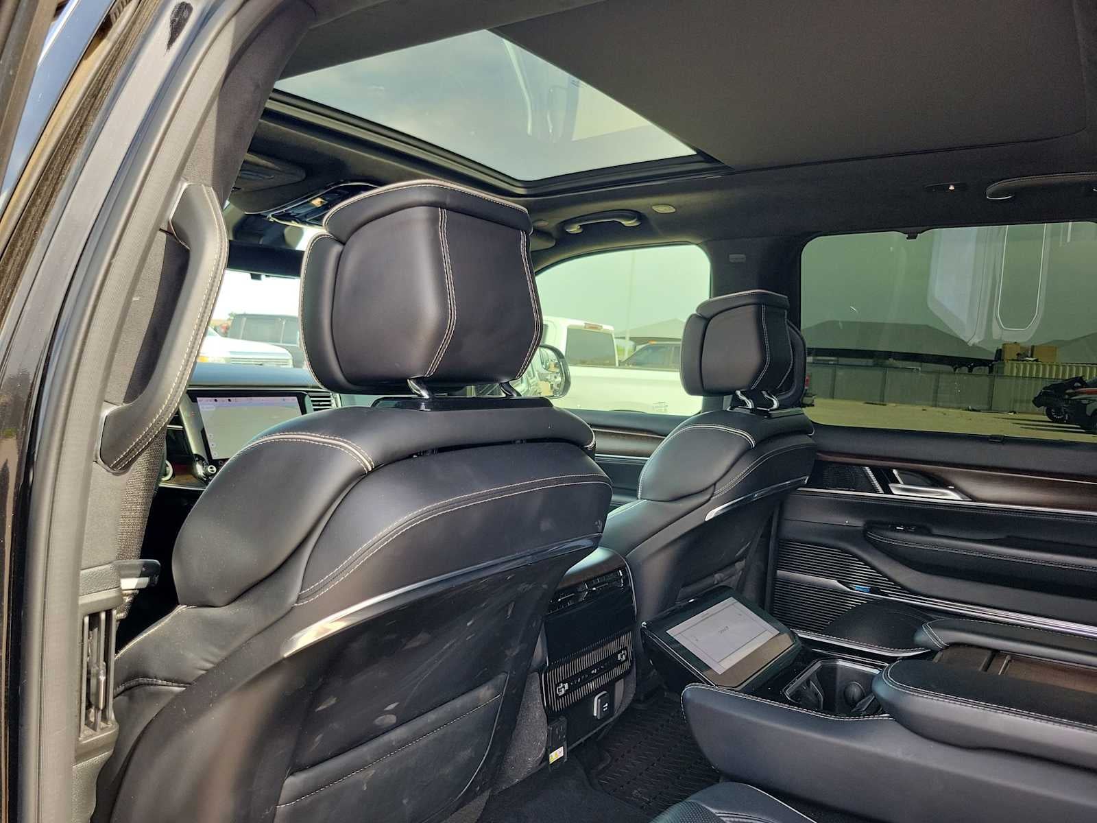2023 Jeep Grand Wagoneer Series II