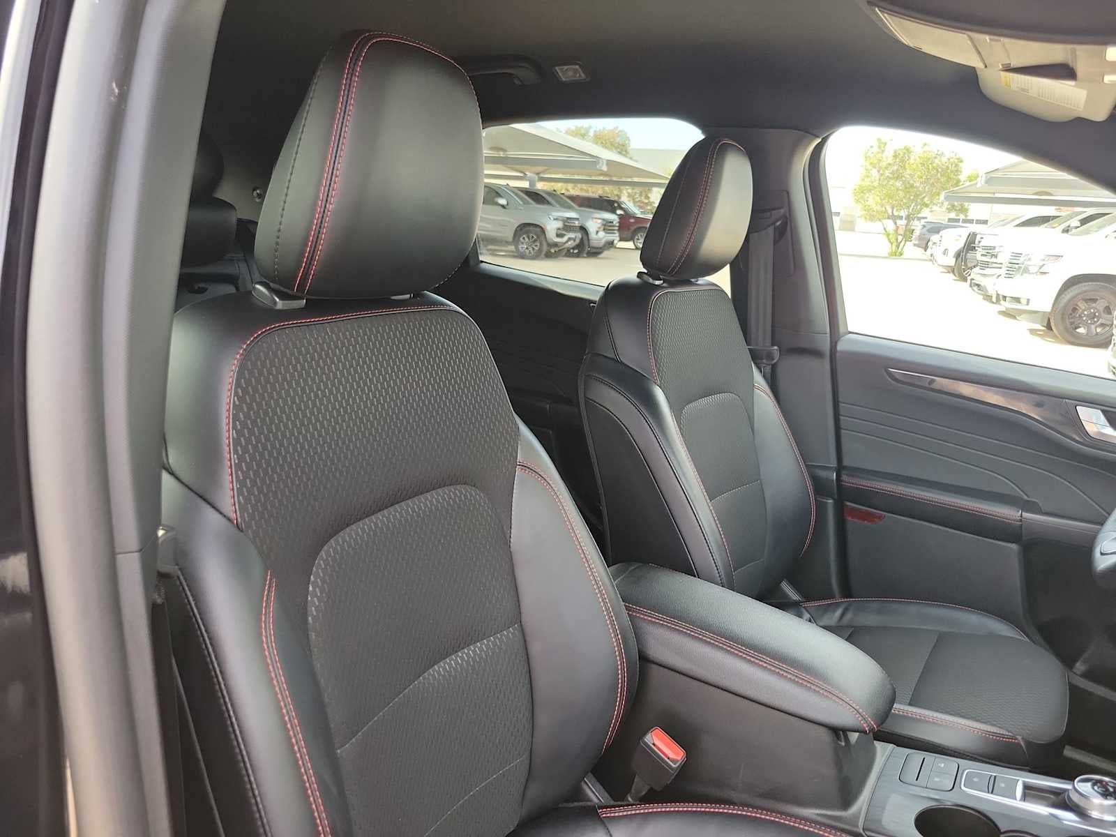 2025 Ford Escape ST-Line Select