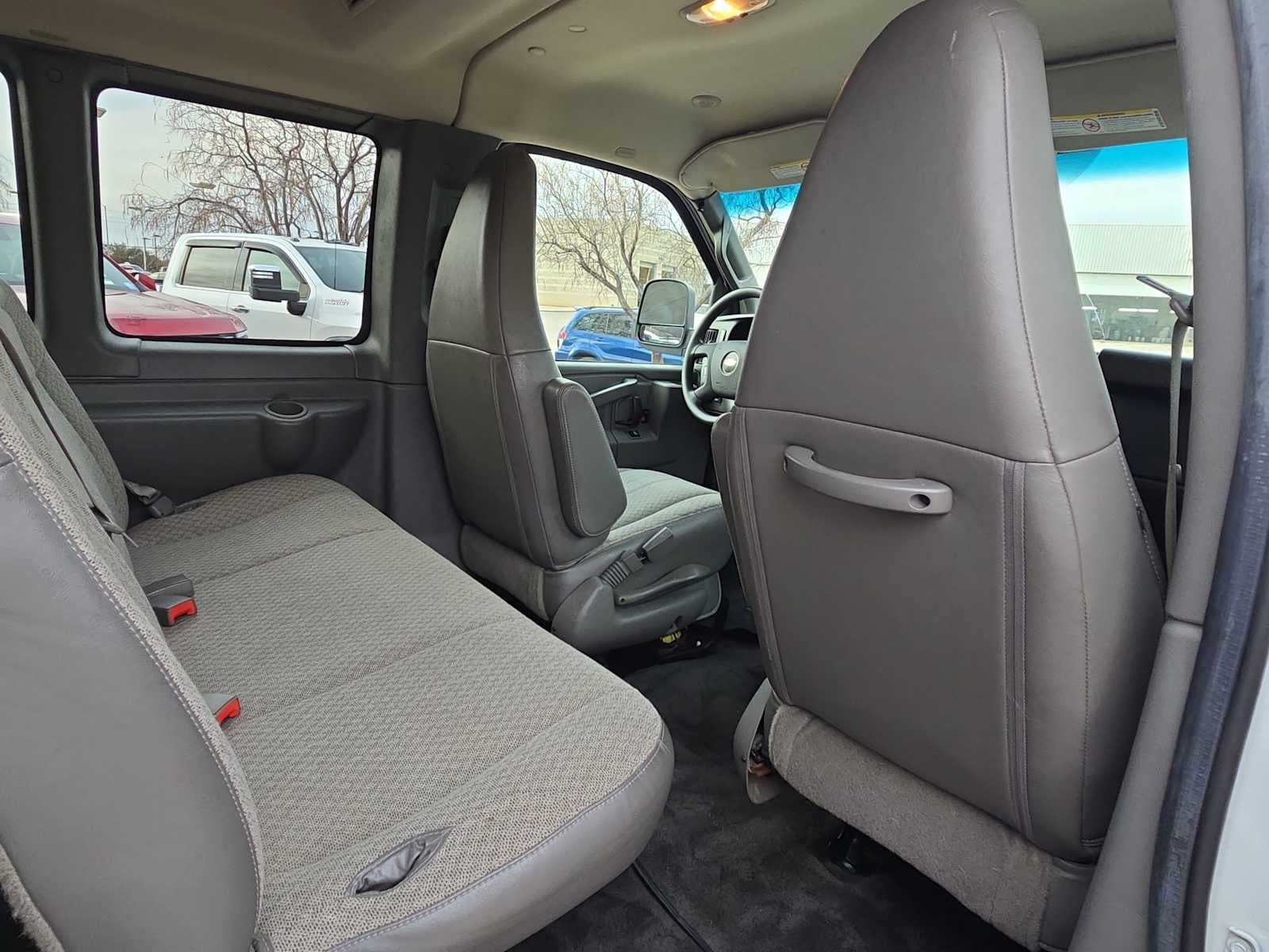 2017 Chevrolet Express Passenger 3500 LT