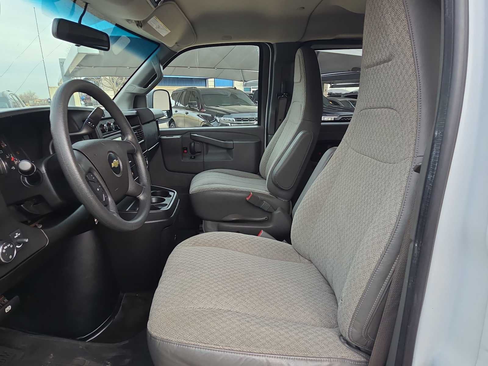 2017 Chevrolet Express Passenger 3500 LT