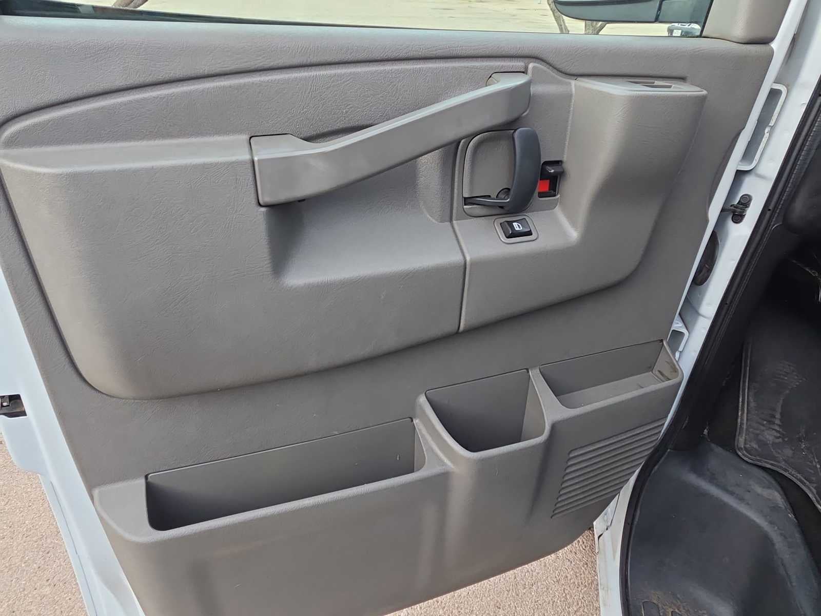 2017 Chevrolet Express Passenger 3500 LT