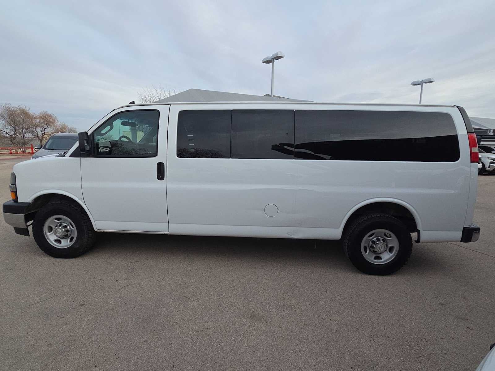 2017 Chevrolet Express Passenger 3500 LT