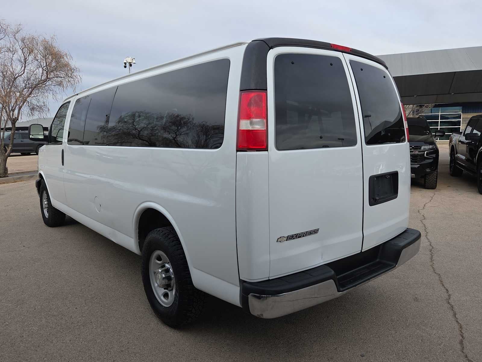 2017 Chevrolet Express Passenger 3500 LT
