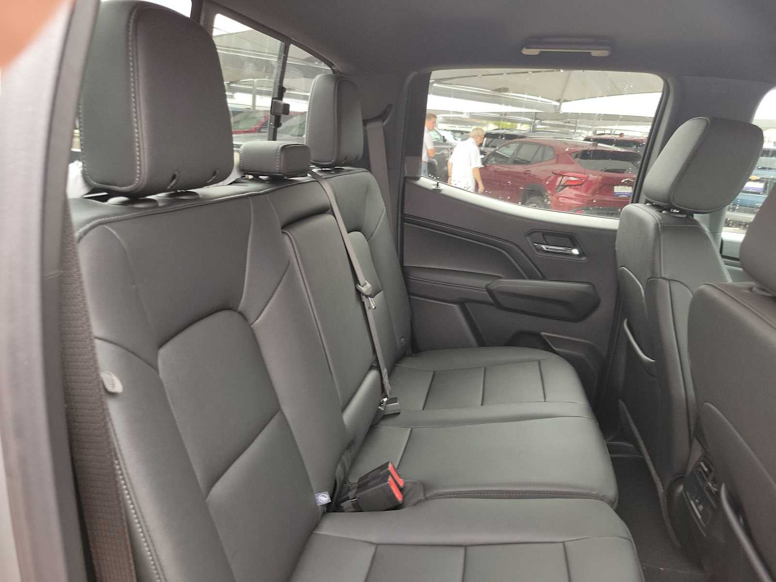 2025 Chevrolet Colorado WT/LT