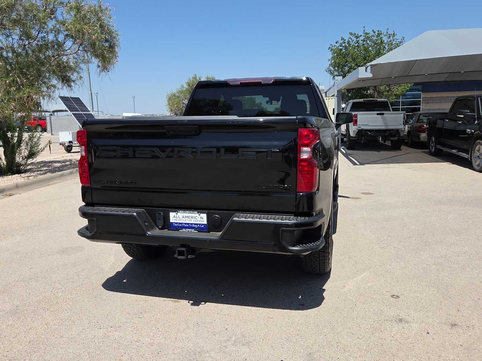 2025 Chevrolet Silverado 1500 Custom