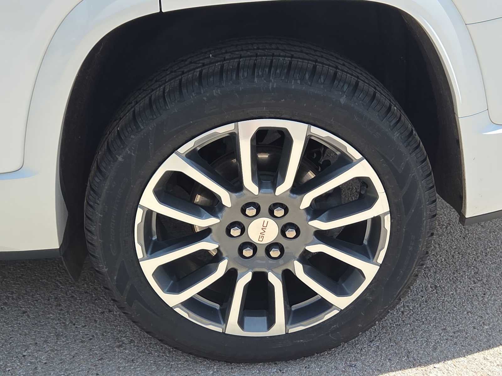 2022 GMC Acadia Denali