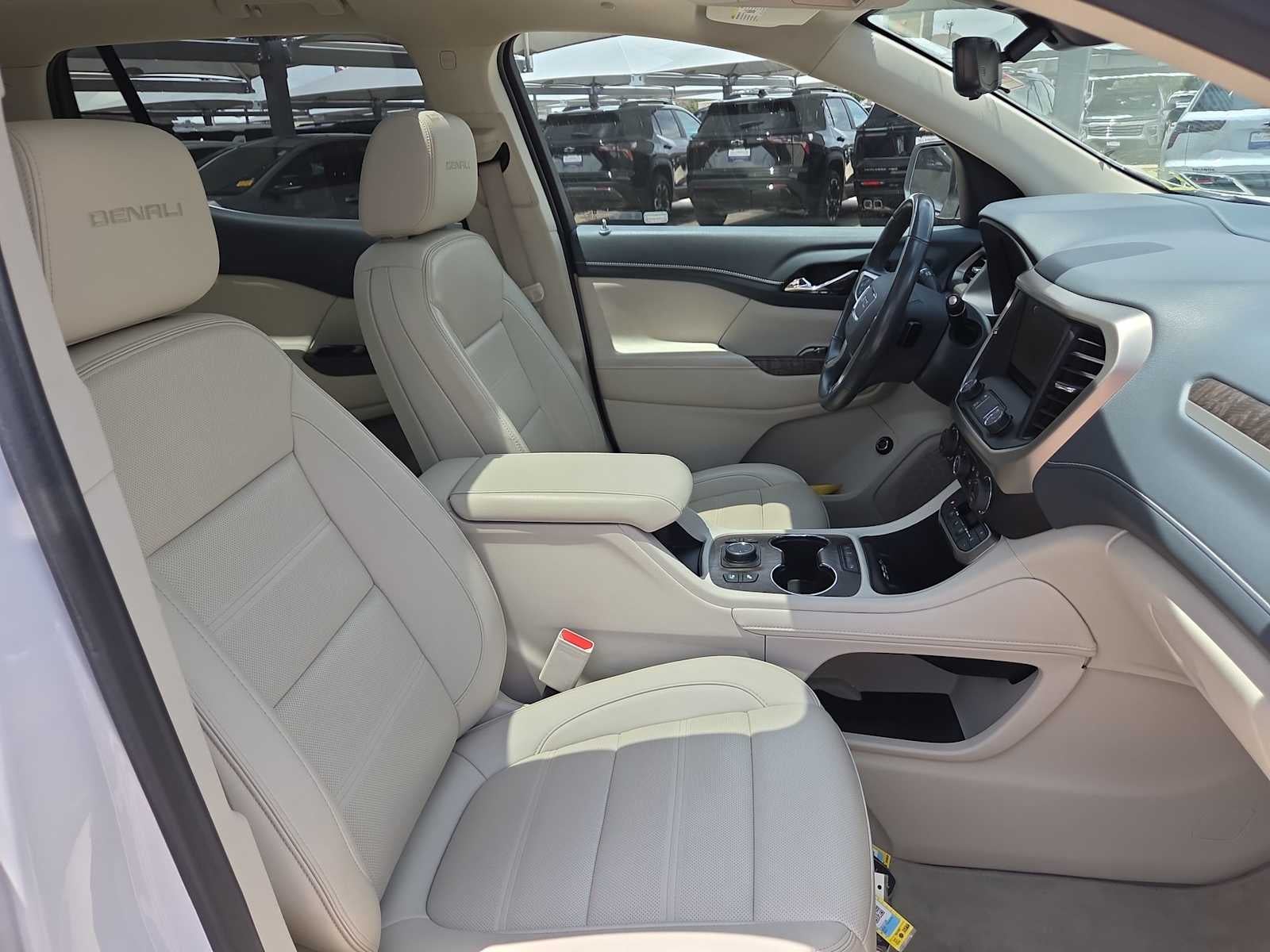 2022 GMC Acadia Denali