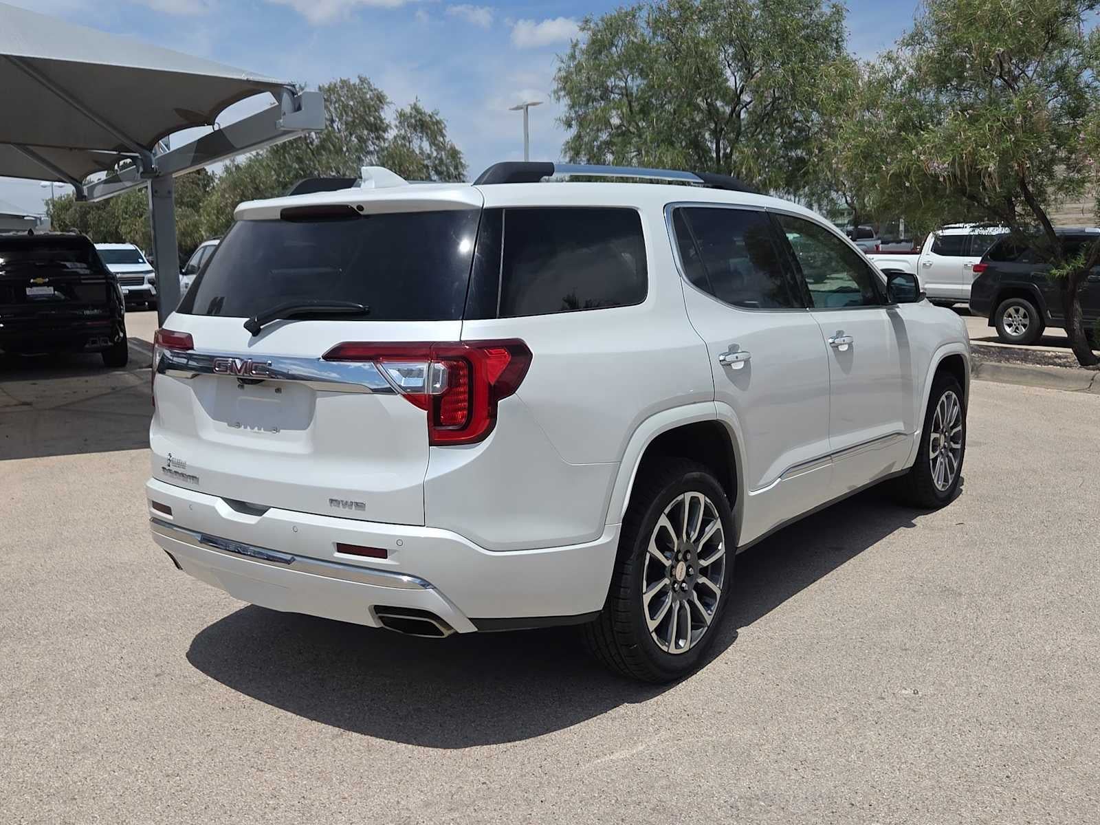 2022 GMC Acadia Denali