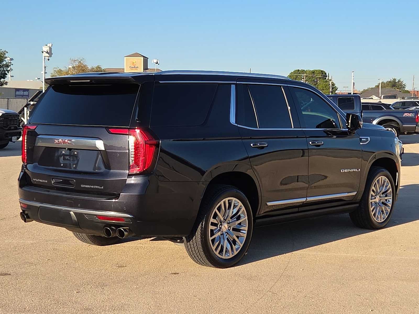2023 GMC Yukon Denali