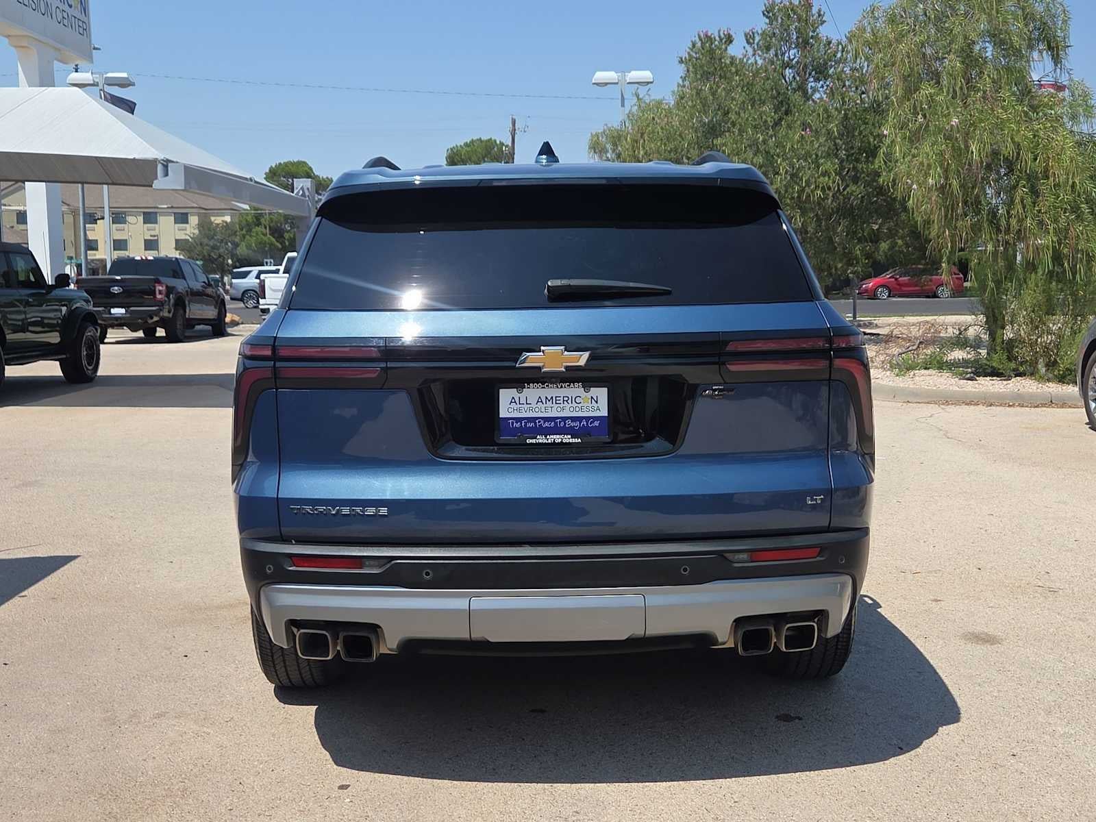 2024 Chevrolet Traverse LT