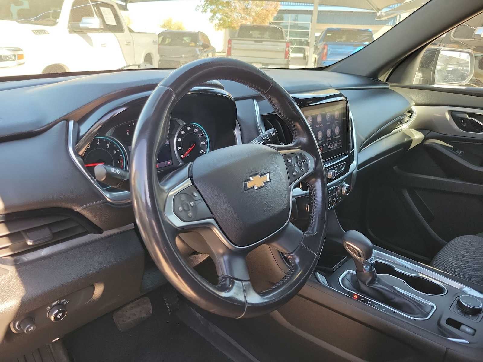 2022 Chevrolet Traverse LT Cloth