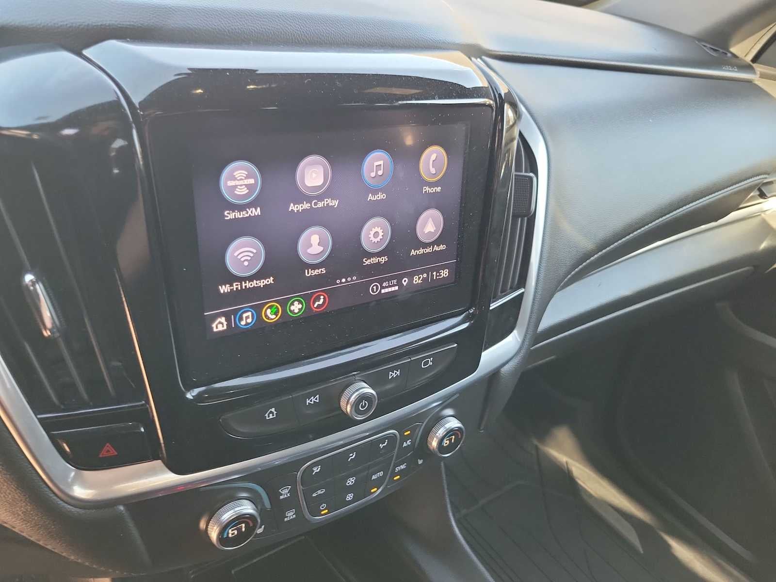 2022 Chevrolet Traverse LT Cloth