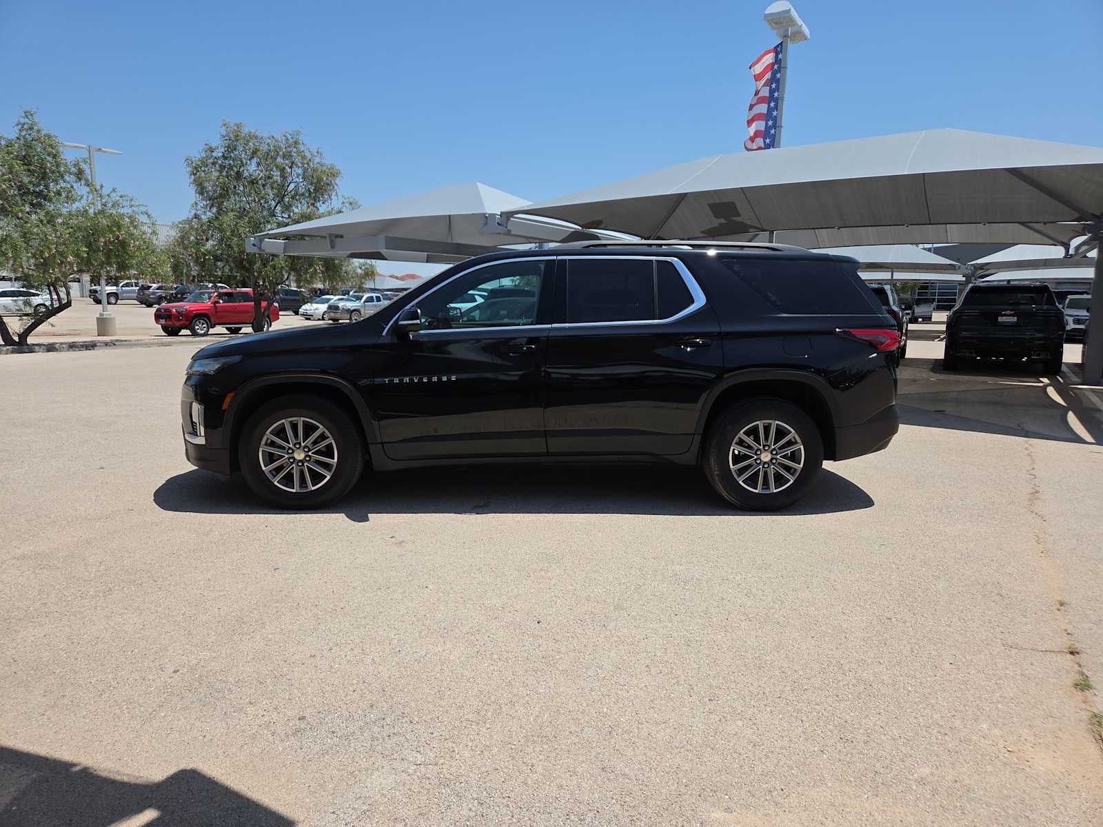 2023 Chevrolet Traverse LT Leather