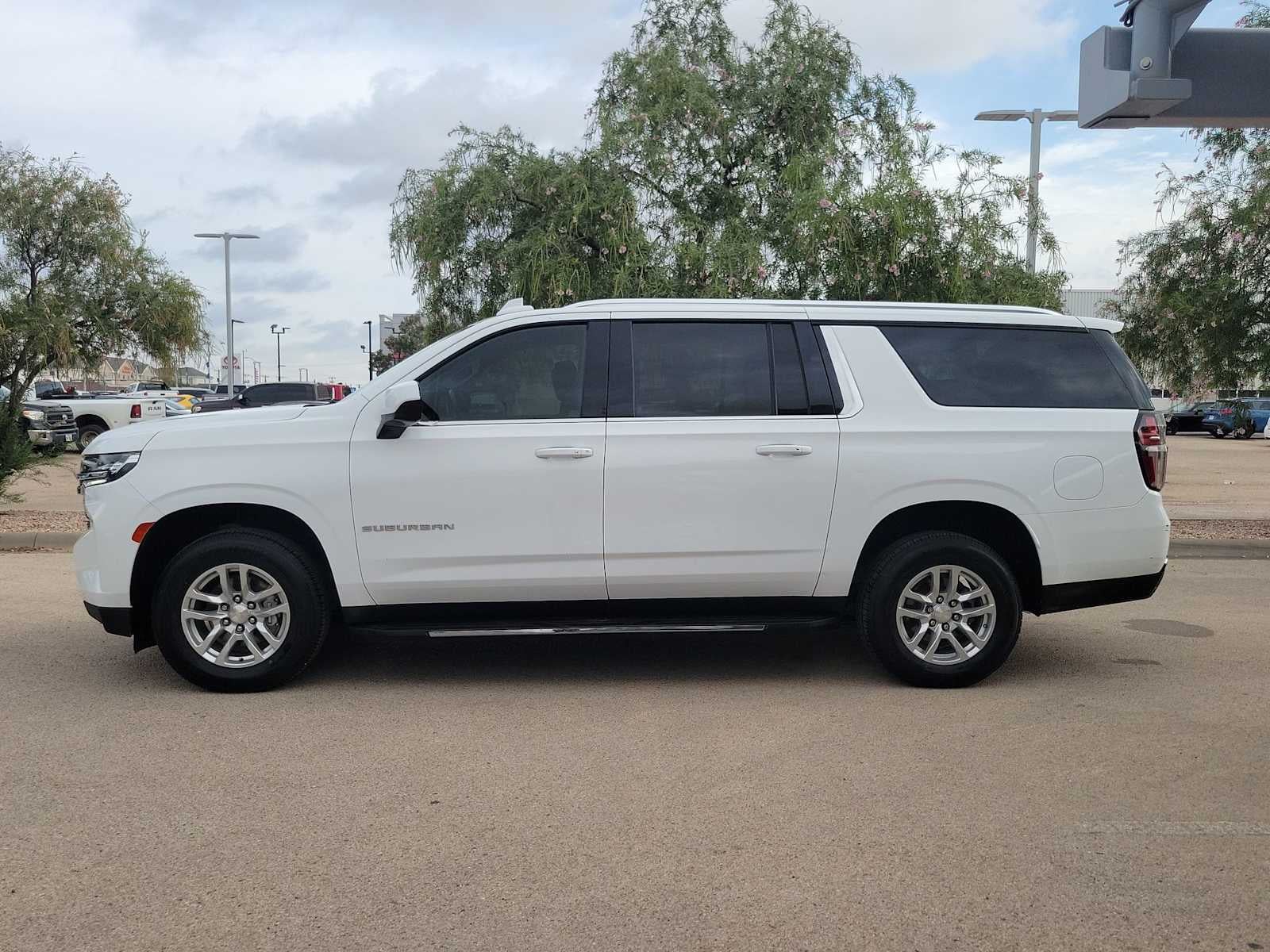 2022 Chevrolet Suburban LS