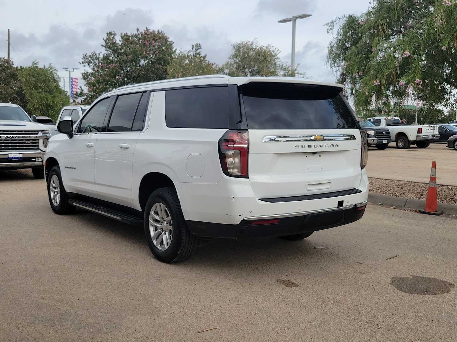 2022 Chevrolet Suburban LS