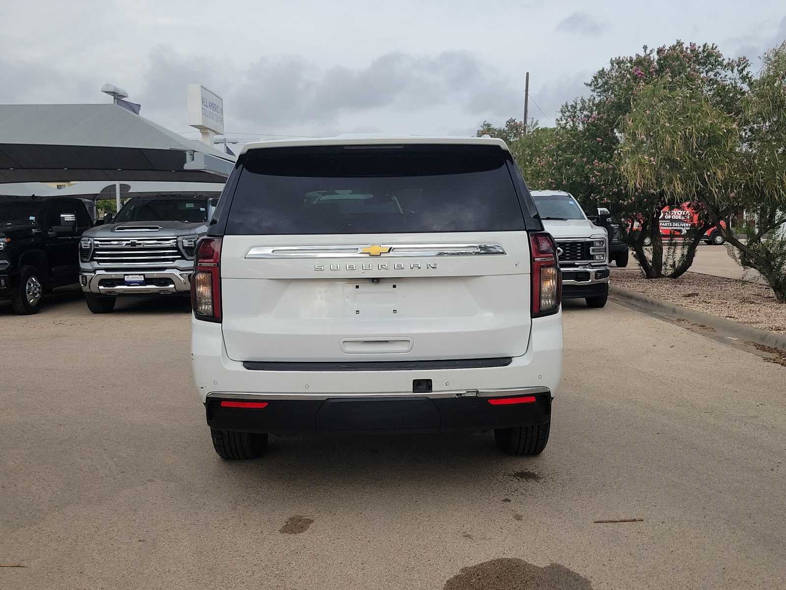 2022 Chevrolet Suburban LS