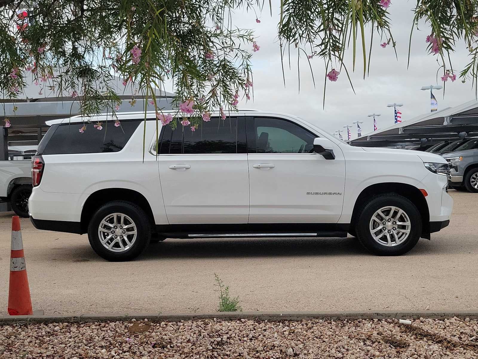 2022 Chevrolet Suburban LS