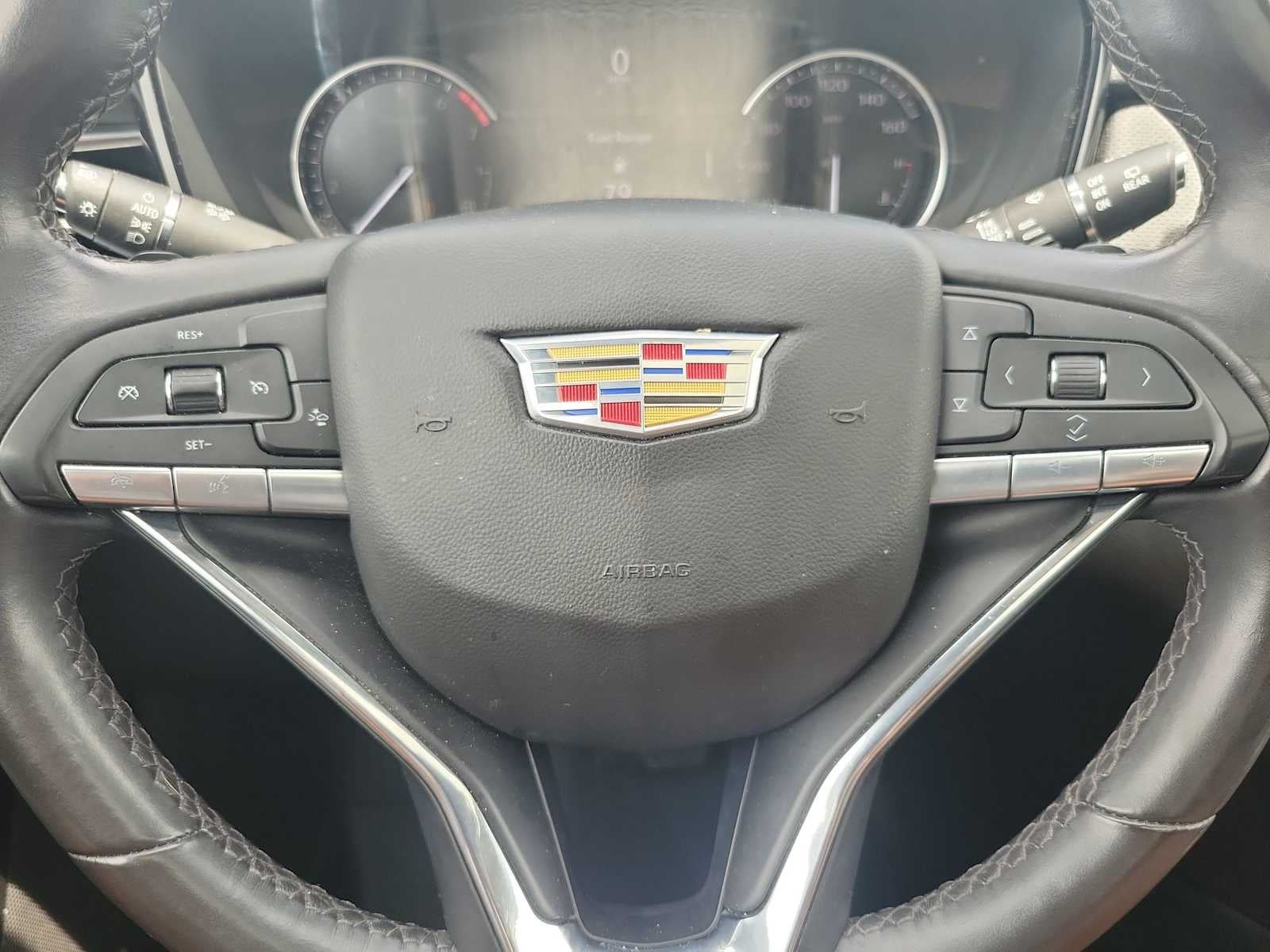 2023 Cadillac XT6 Luxury