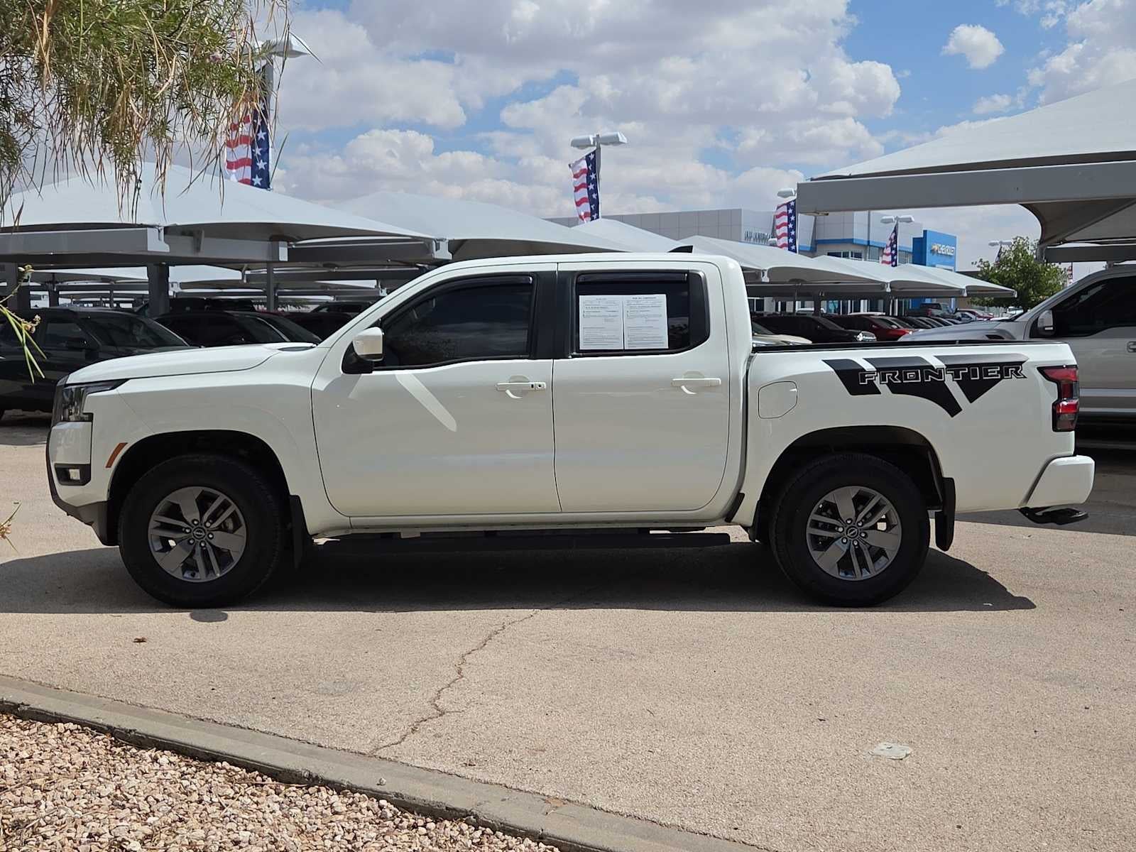 2025 Nissan Frontier SV