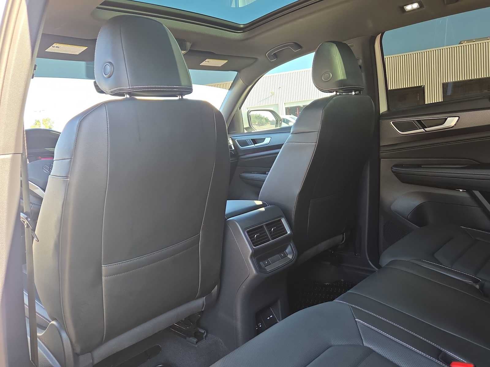 2024 Volkswagen Atlas Cross Sport 2.0T SEL R-Line