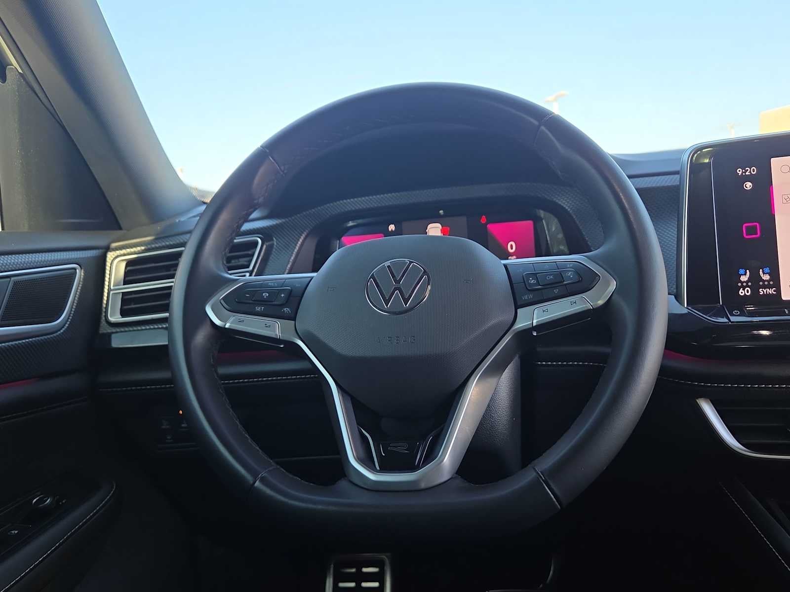 2024 Volkswagen Atlas Cross Sport 2.0T SEL R-Line
