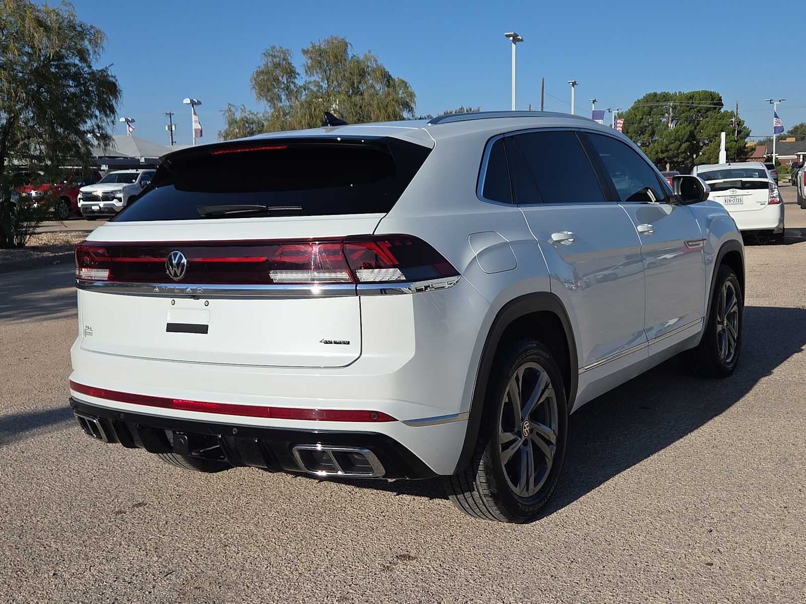2024 Volkswagen Atlas Cross Sport 2.0T SEL R-Line