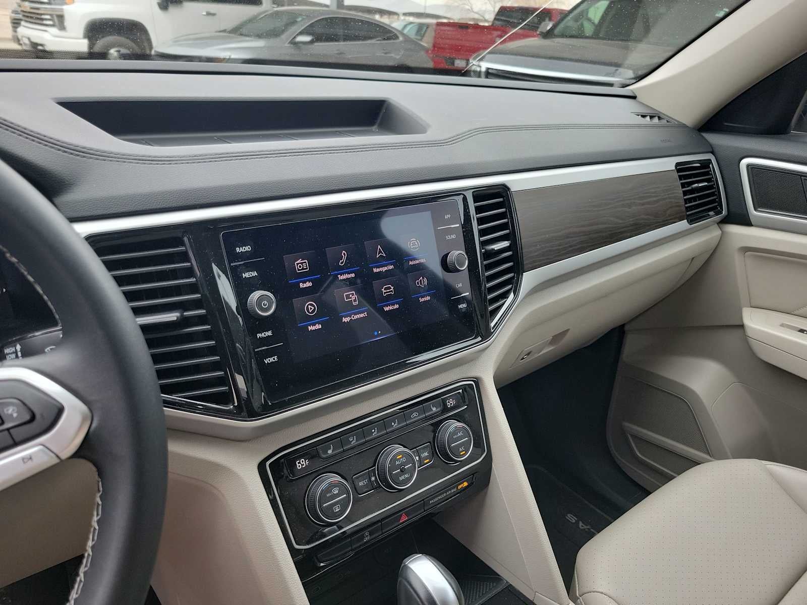 2023 Volkswagen Atlas 2.0T SE w/Technology