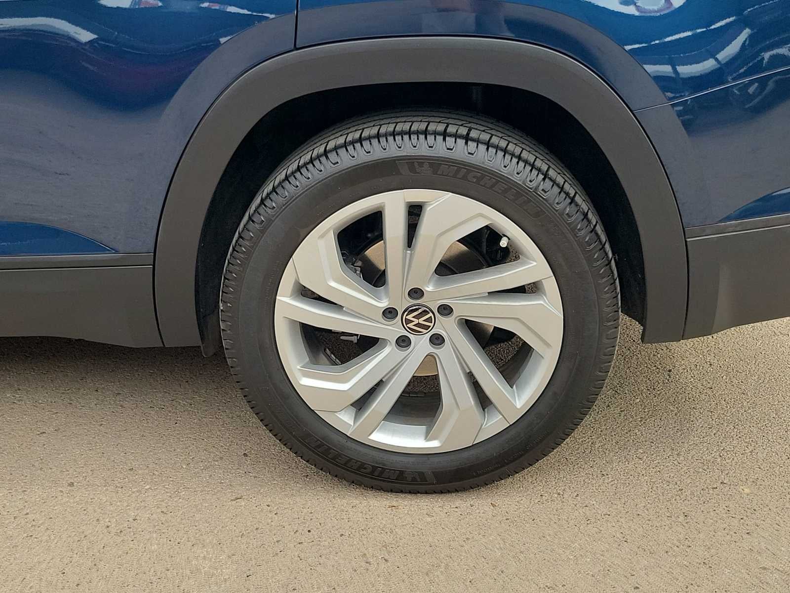 2023 Volkswagen Atlas 2.0T SE w/Technology