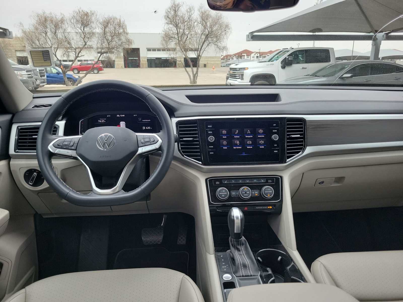 2023 Volkswagen Atlas 2.0T SE w/Technology