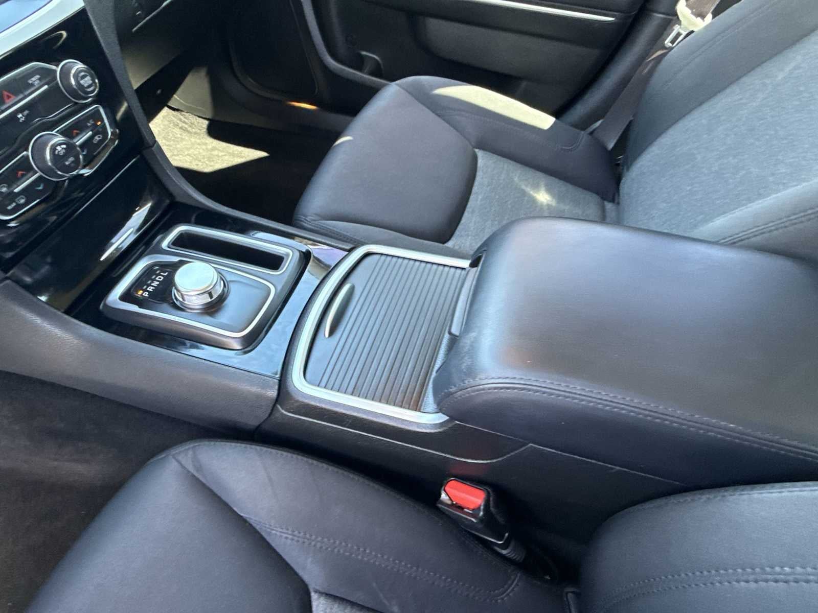 2023 Chrysler 300 Touring