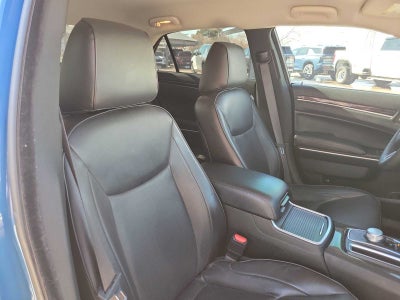 2022 Chrysler 300 Touring L