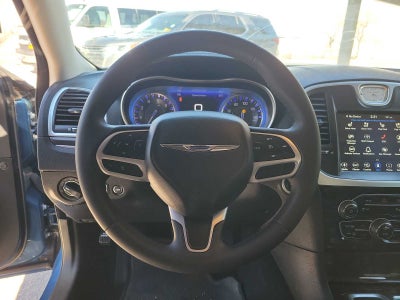 2022 Chrysler 300 Touring L