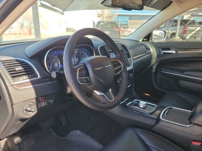 2022 Chrysler 300 Touring L