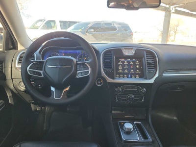 2022 Chrysler 300 Touring L