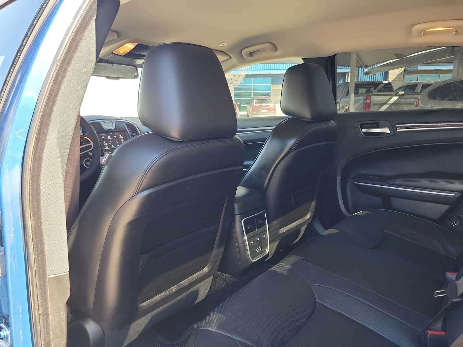 2022 Chrysler 300 Touring L