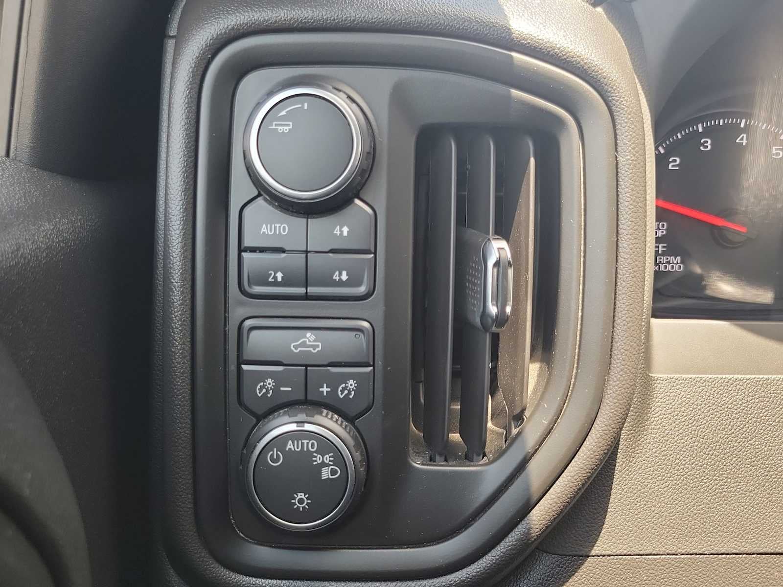 2025 Chevrolet Silverado 1500 Custom Trail Boss