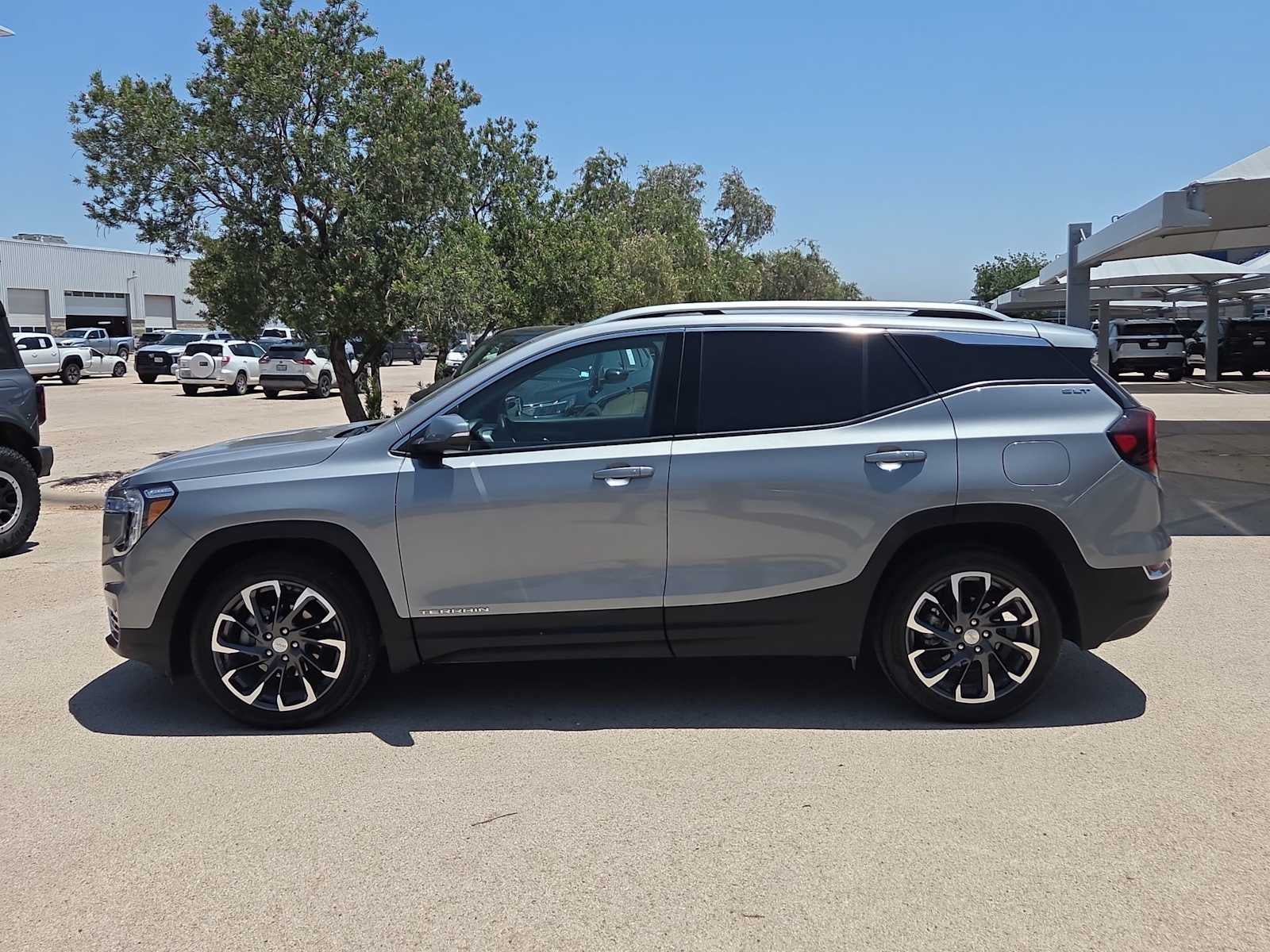 2024 GMC Terrain SLT