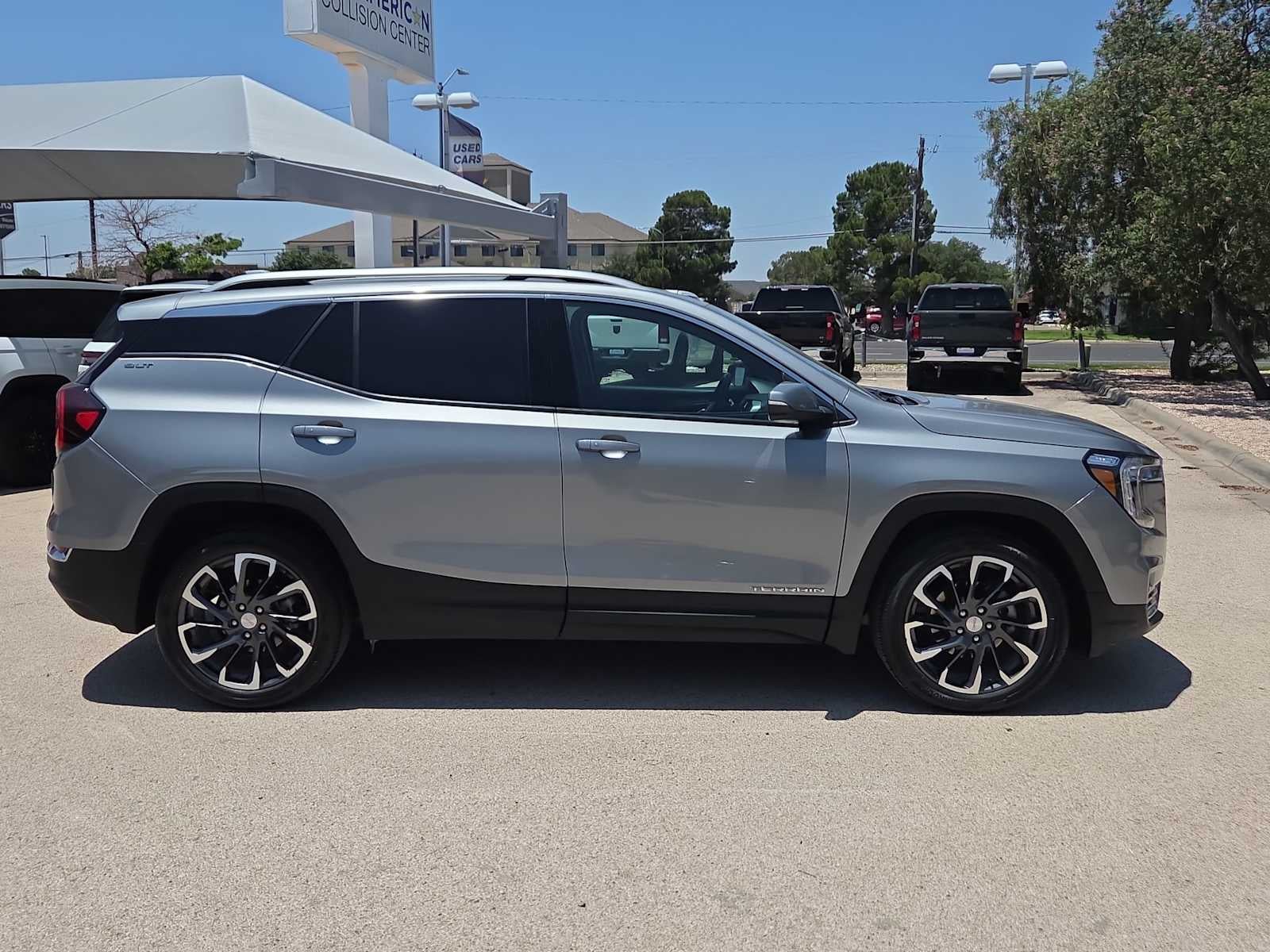 2024 GMC Terrain SLT