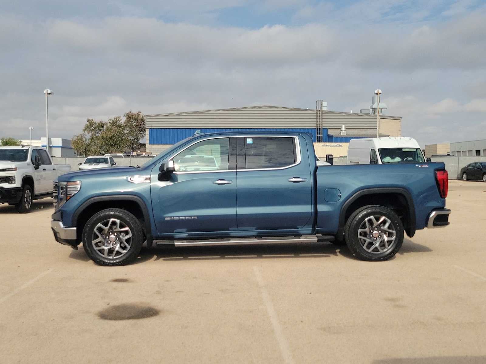 2024 GMC Sierra 1500 SLT