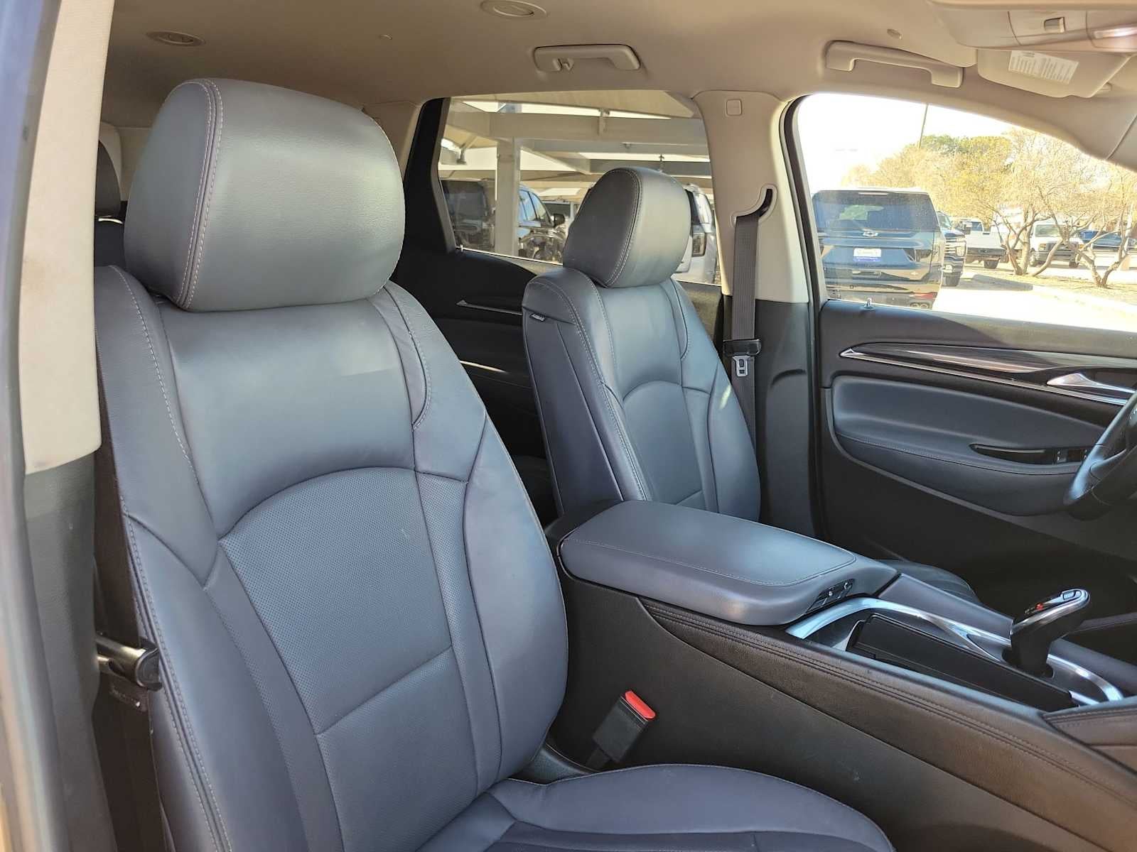 2020 Buick Enclave Essence