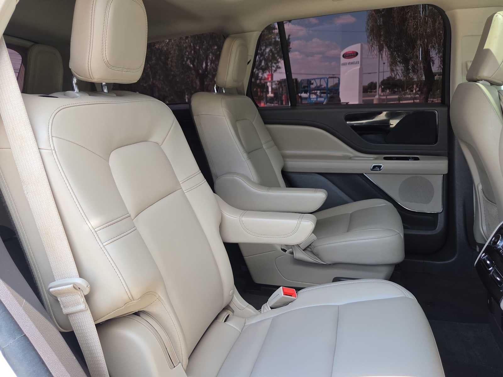 2023 Lincoln Aviator Standard
