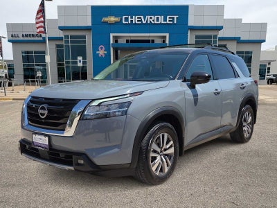 2022 Nissan Pathfinder SL