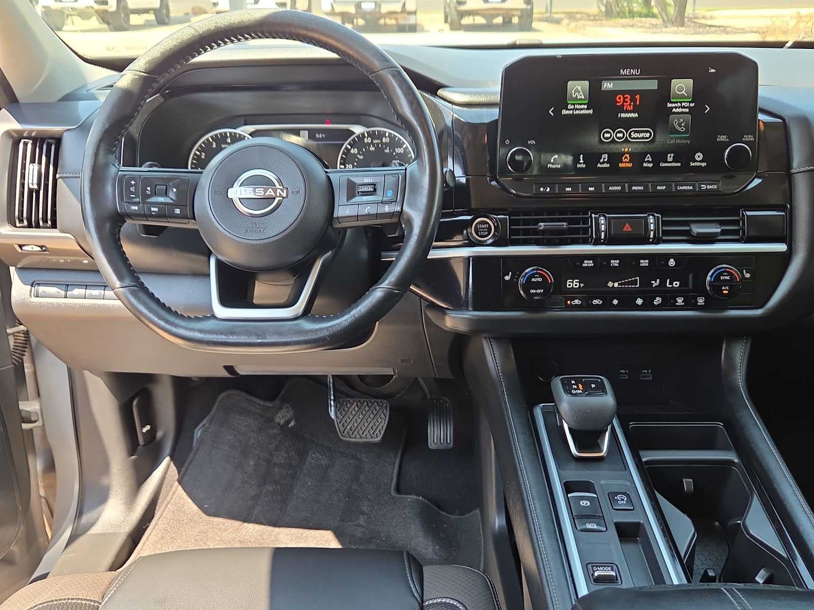 2022 Nissan Pathfinder SL