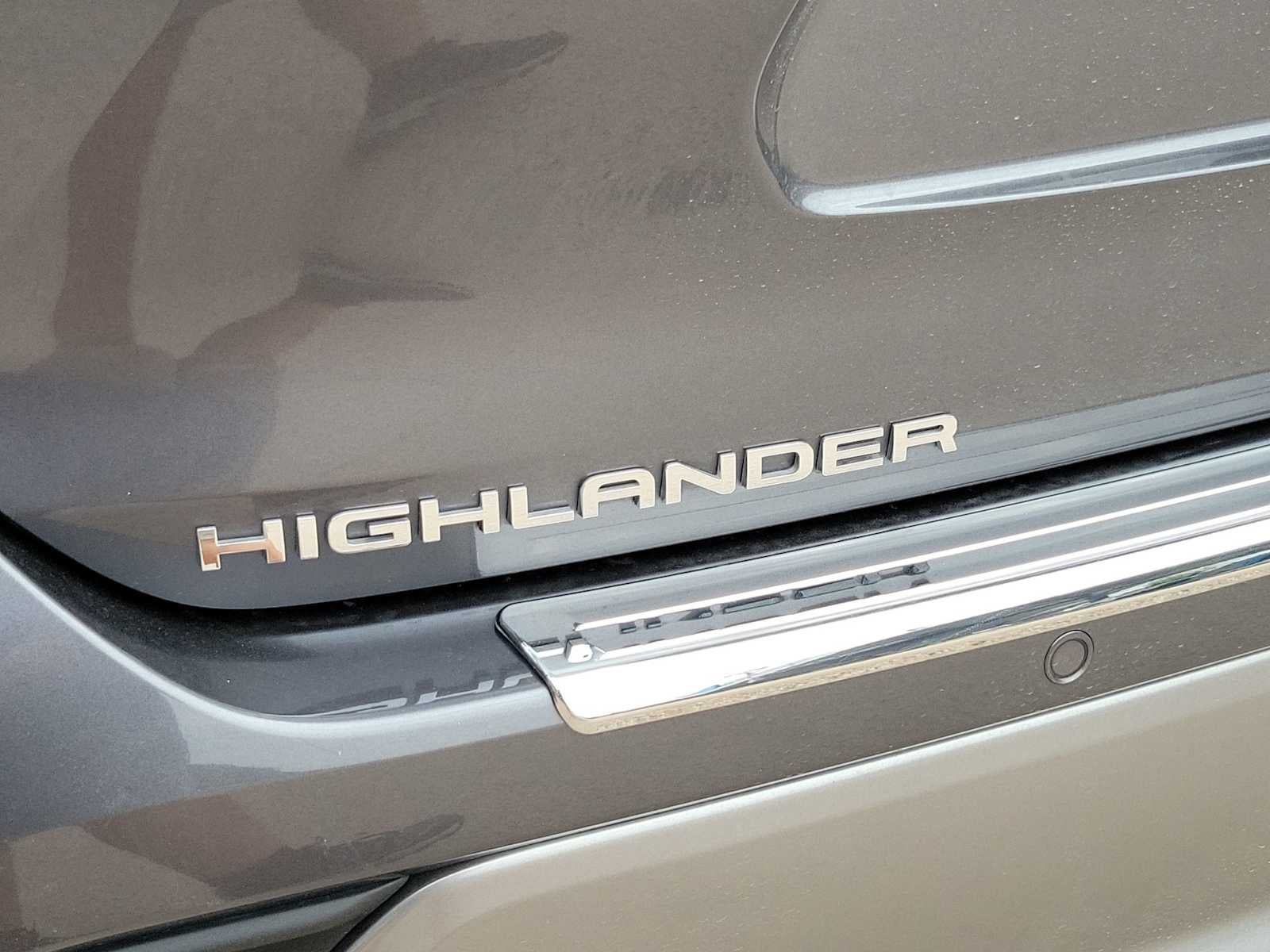2025 Toyota Highlander Hybrid Platinum