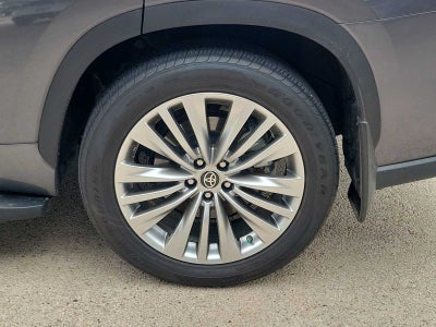2025 Toyota Highlander Hybrid Platinum