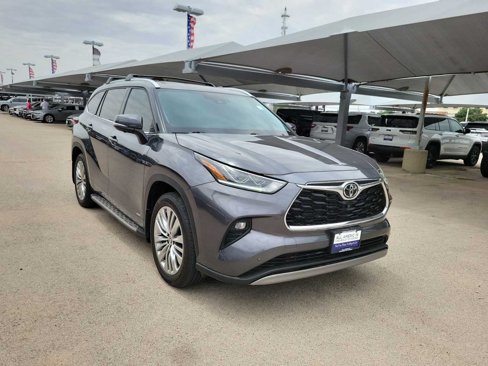2025 Toyota Highlander Hybrid Platinum