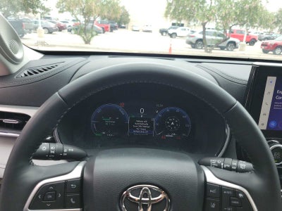 2025 Toyota Highlander Hybrid Platinum