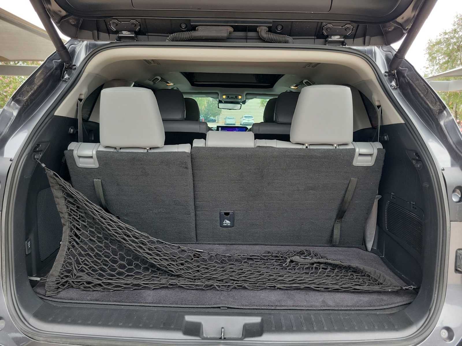 2025 Toyota Highlander Hybrid Platinum