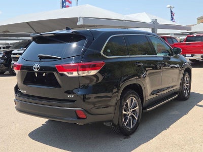 2019 Toyota Highlander SE